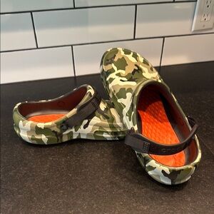 CROCS Camo and Orange. Men’s Sz 13